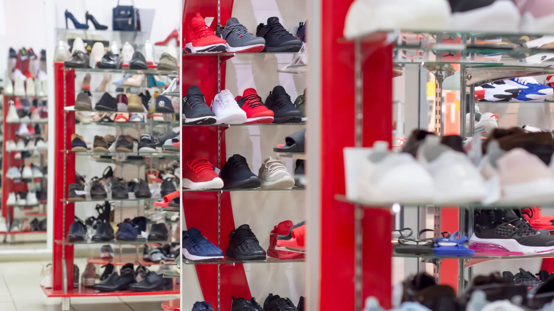 42% Shoppers Delay Purchases as Athletic Footwear Claims 61% of Spring 2025 Sales