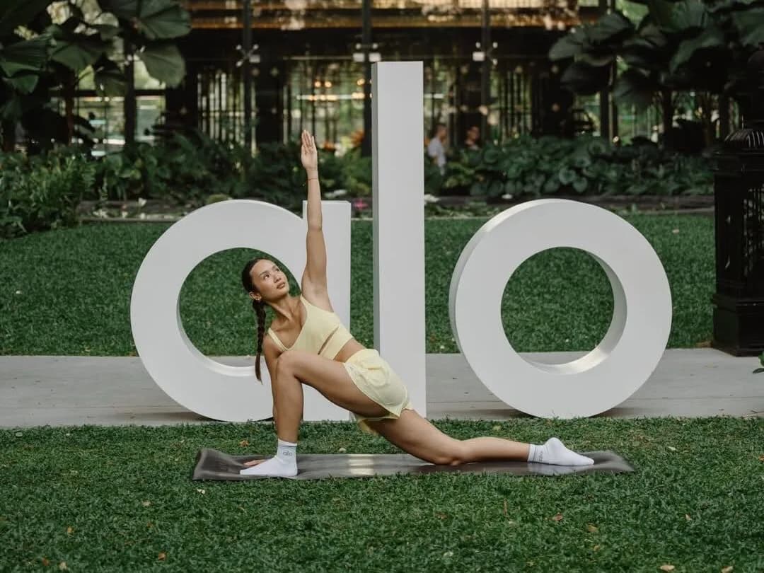 Alo Yoga Expands Wellness Experiences in Rio and Thailand with Community Focus