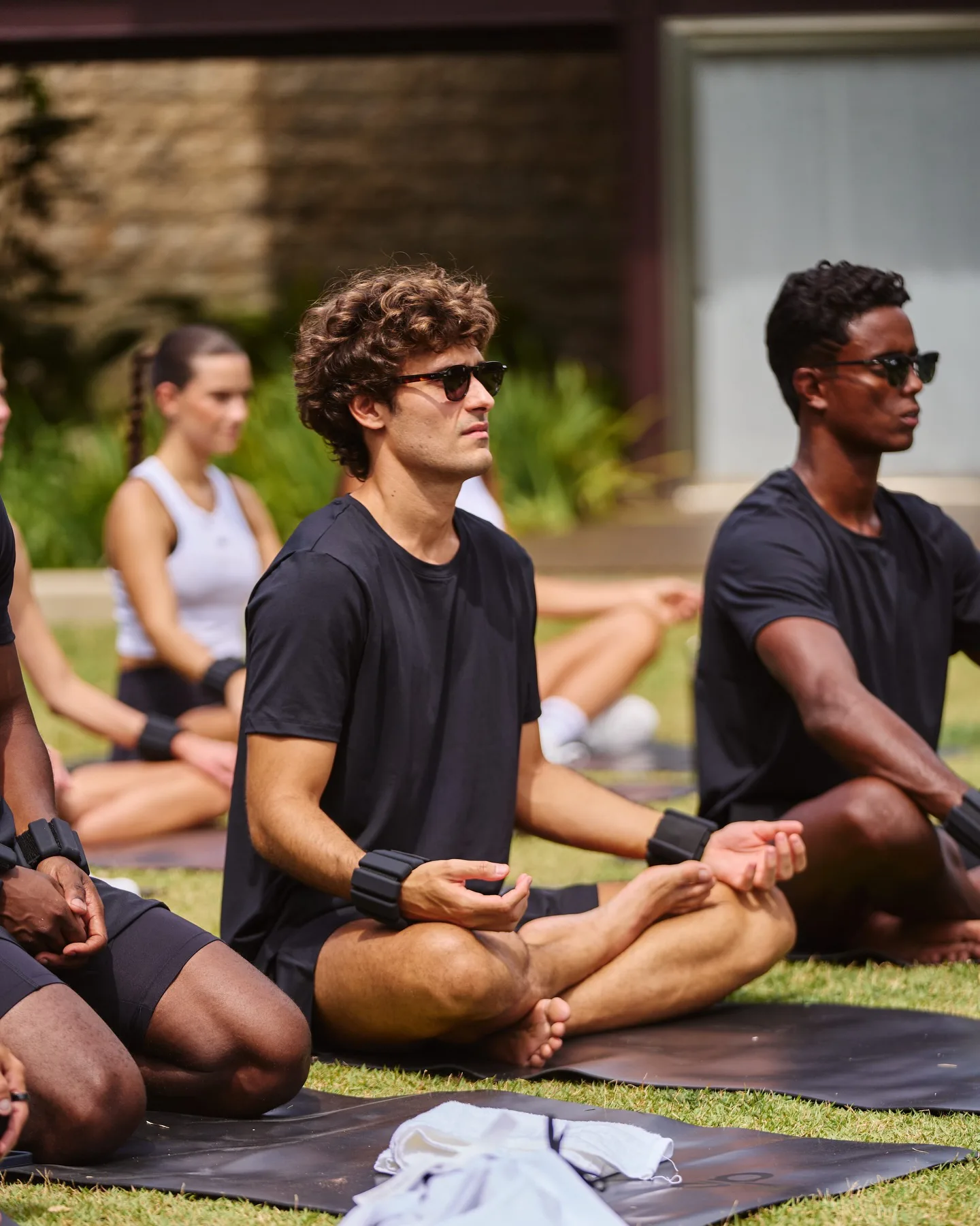 Alo Yoga Expands Wellness Experiences in Rio and Thailand with Community Focus — additional view 1