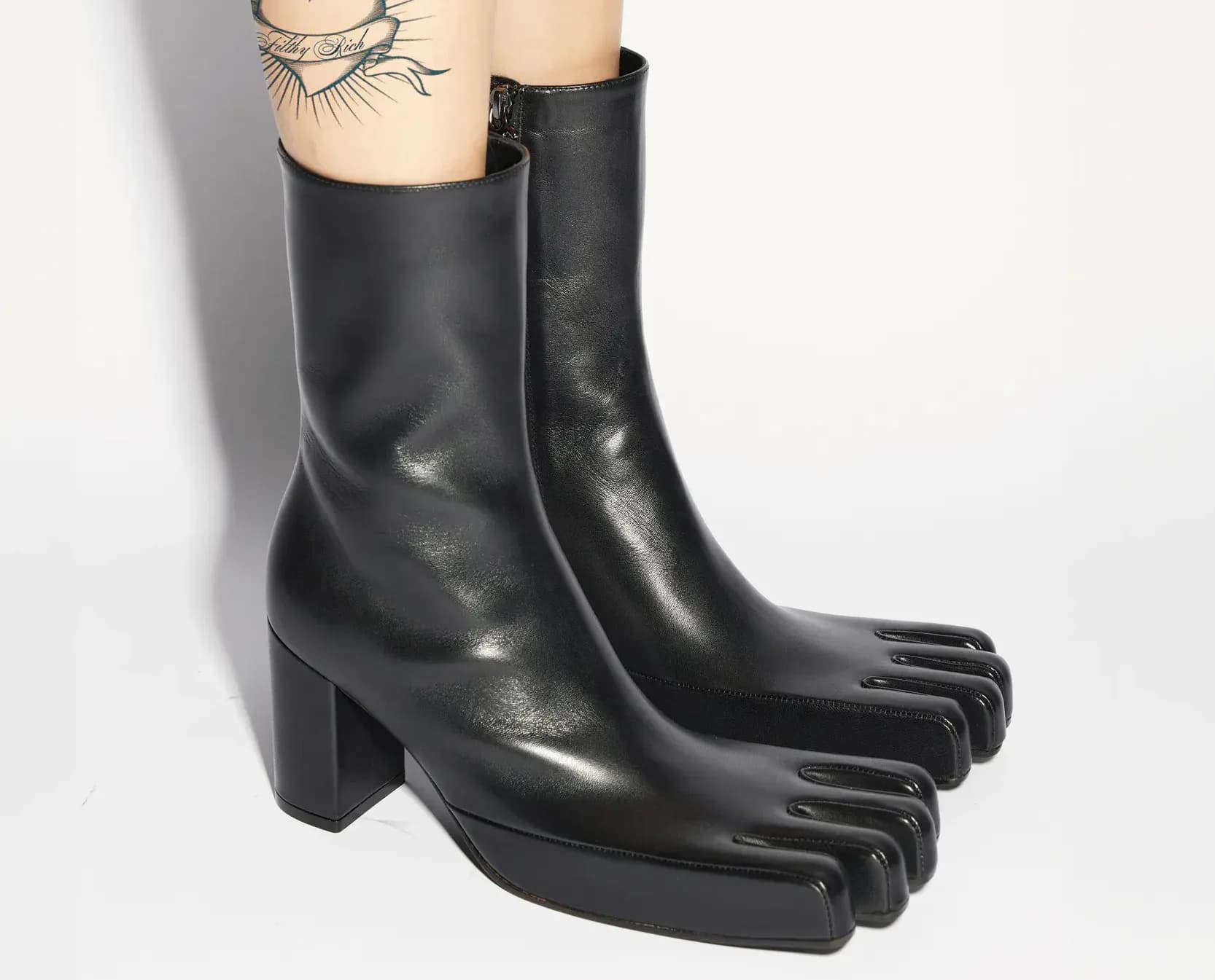 New AvAvAv Finger Boots Go Viral on TikTok