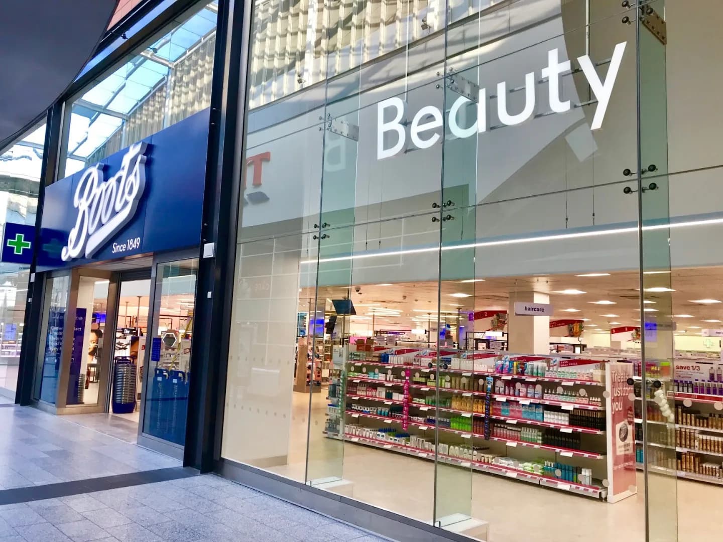 Boots reverts to 5-day office policy