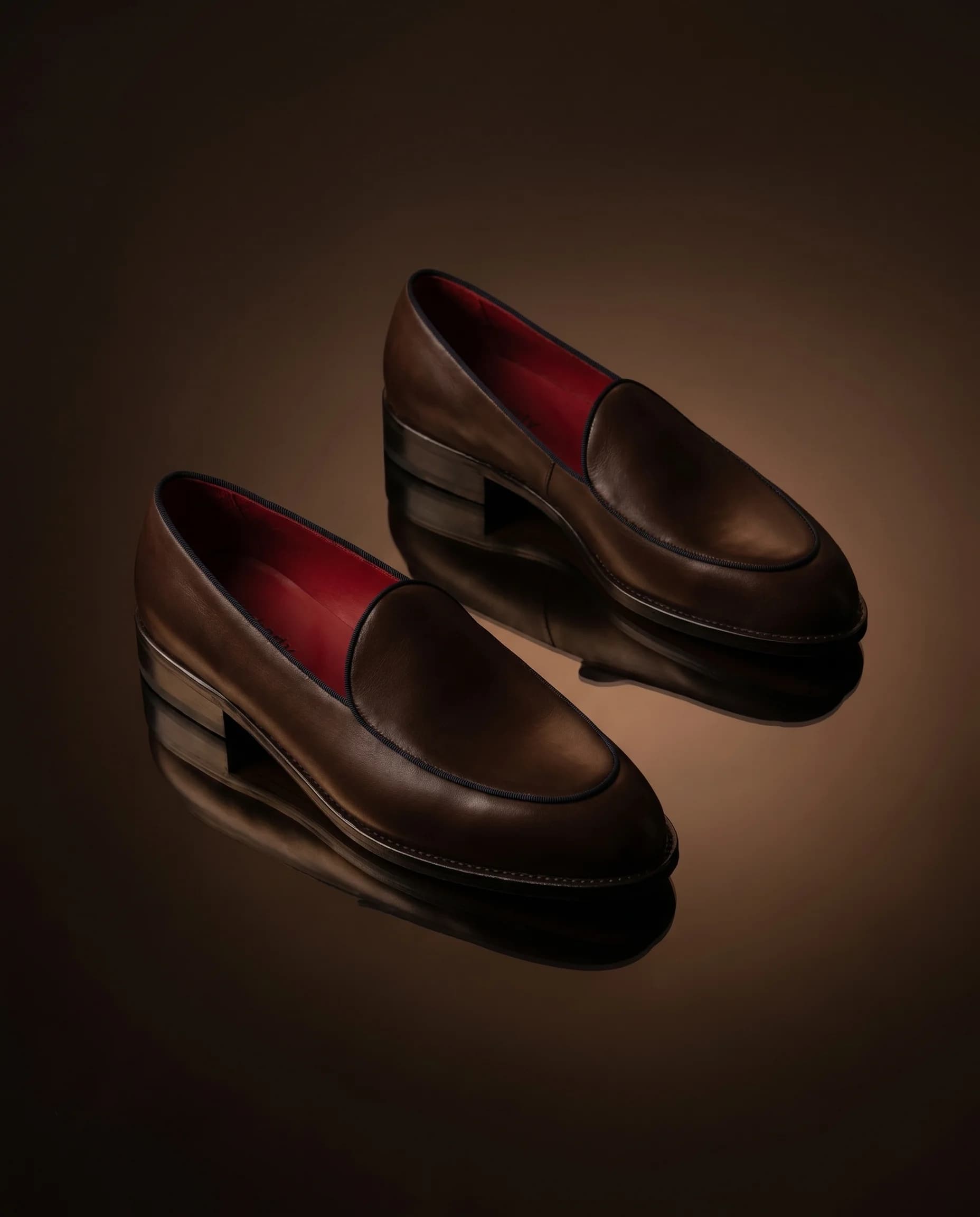 Brown leather Hockerty loafers with scarlet lining