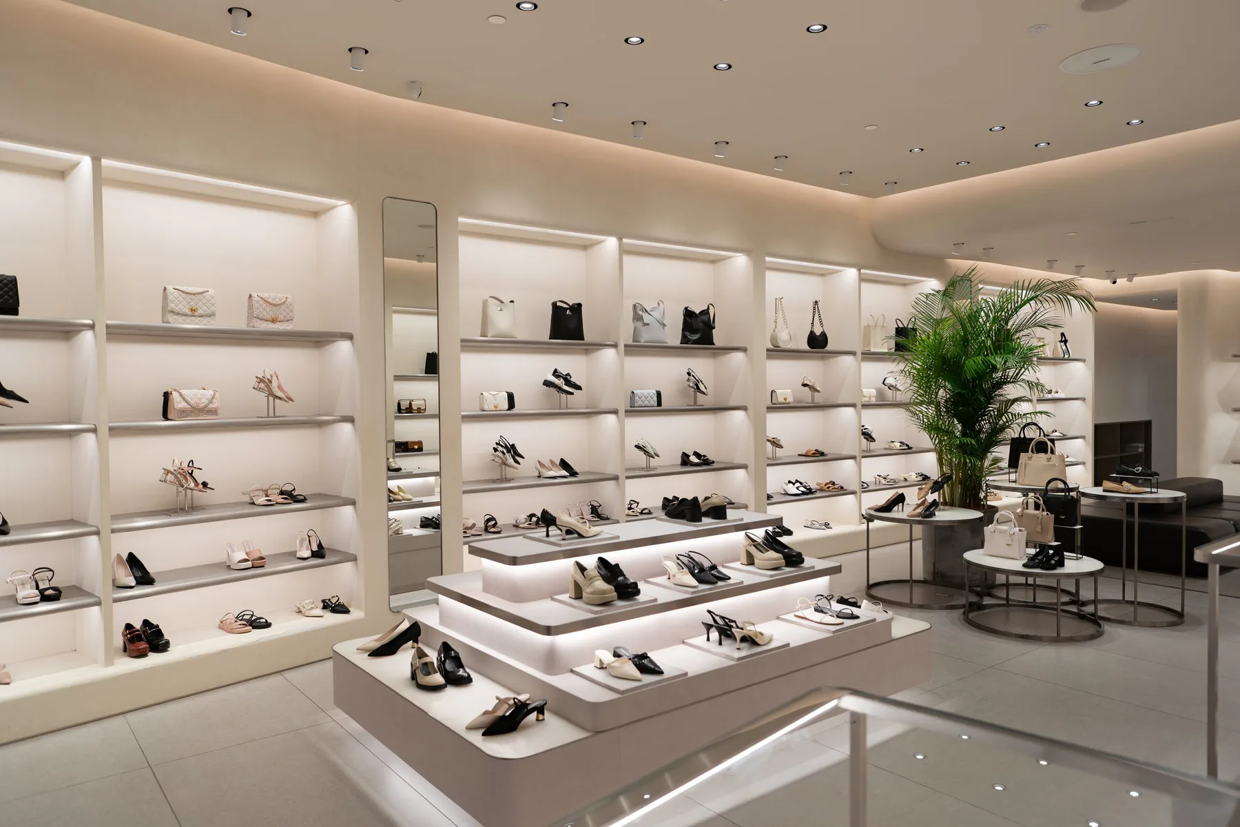 FDRA Report Finds 48% of Americans Unlikely to Buy Shoes This Holiday Season