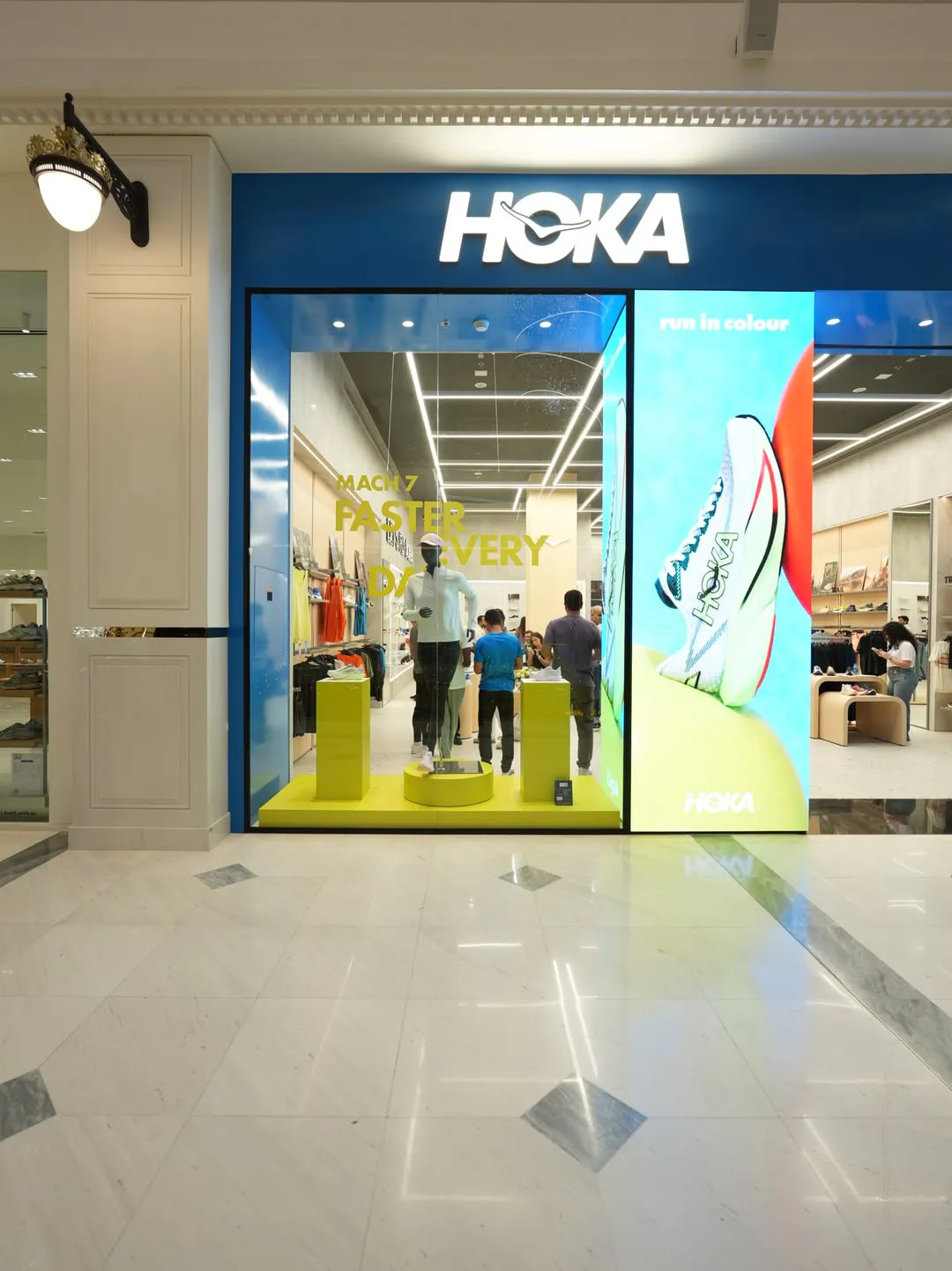 Hoka Expands in the GCC With New Qatar Flagship at Place Vendôme — additional view 4