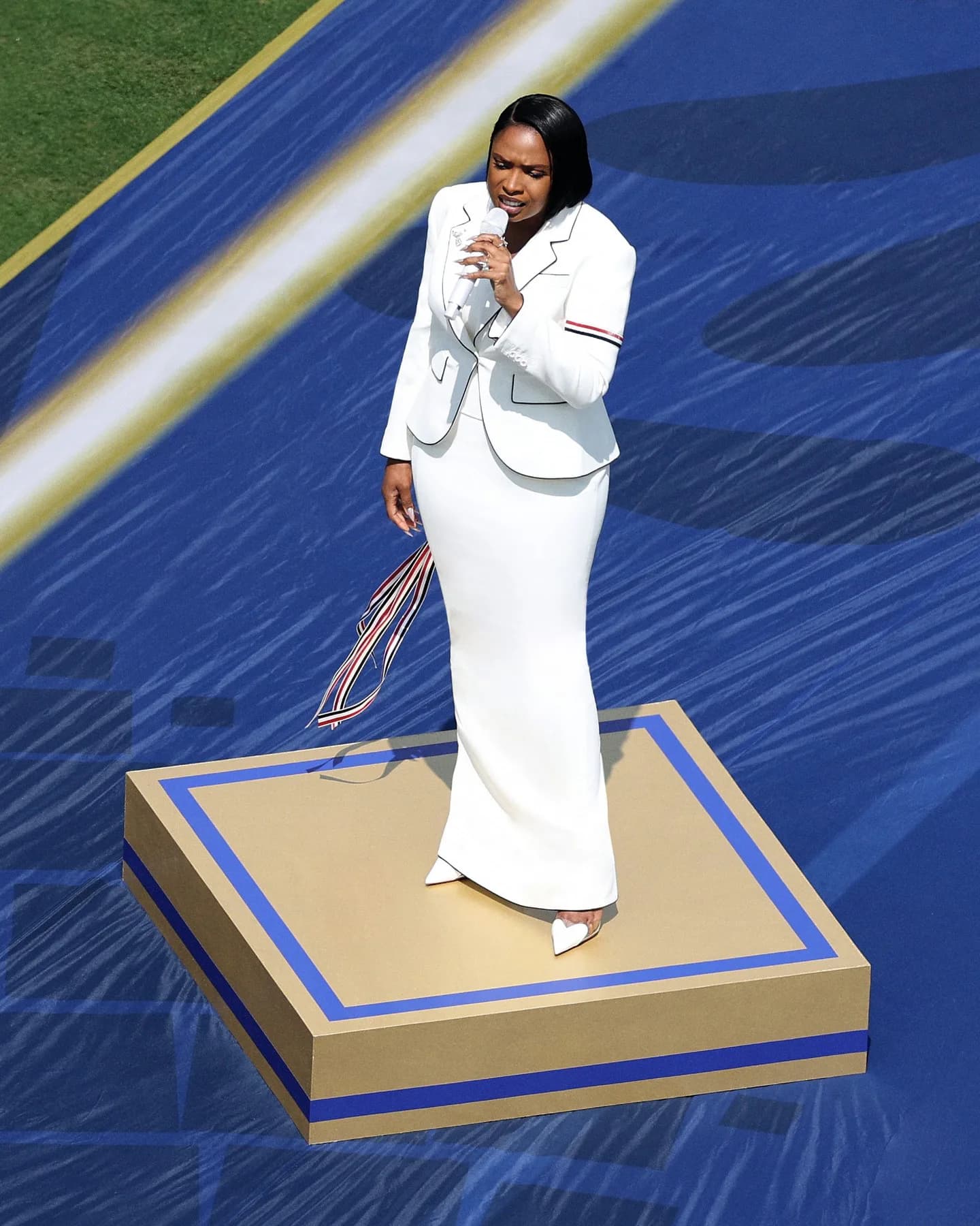 Jennifer Hudson Wears Alaïa Le Cœur Pumps at the World Cup Final — additional view 3
