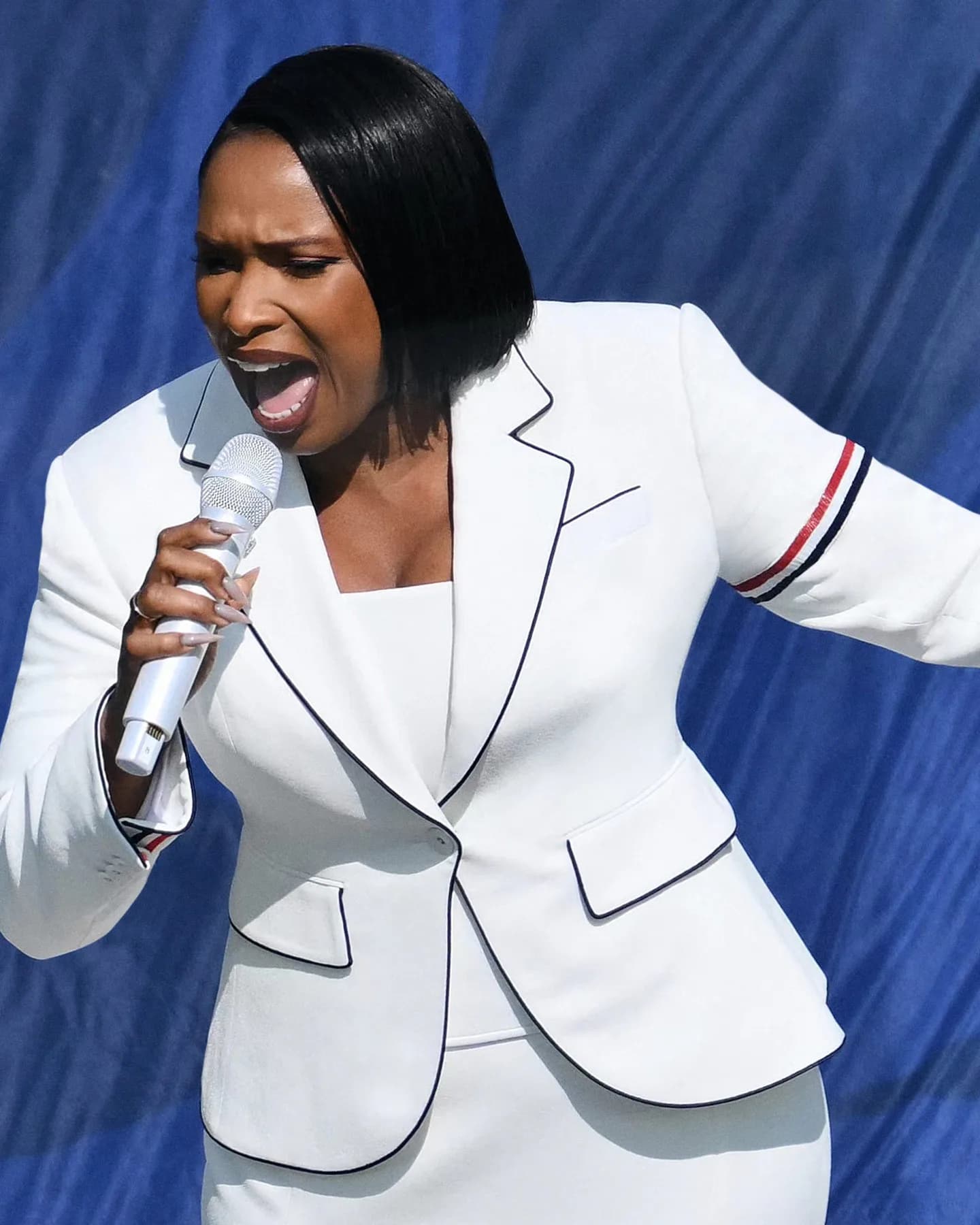 Jennifer Hudson Wears Alaïa Le Cœur Pumps at the World Cup Final — additional view 1