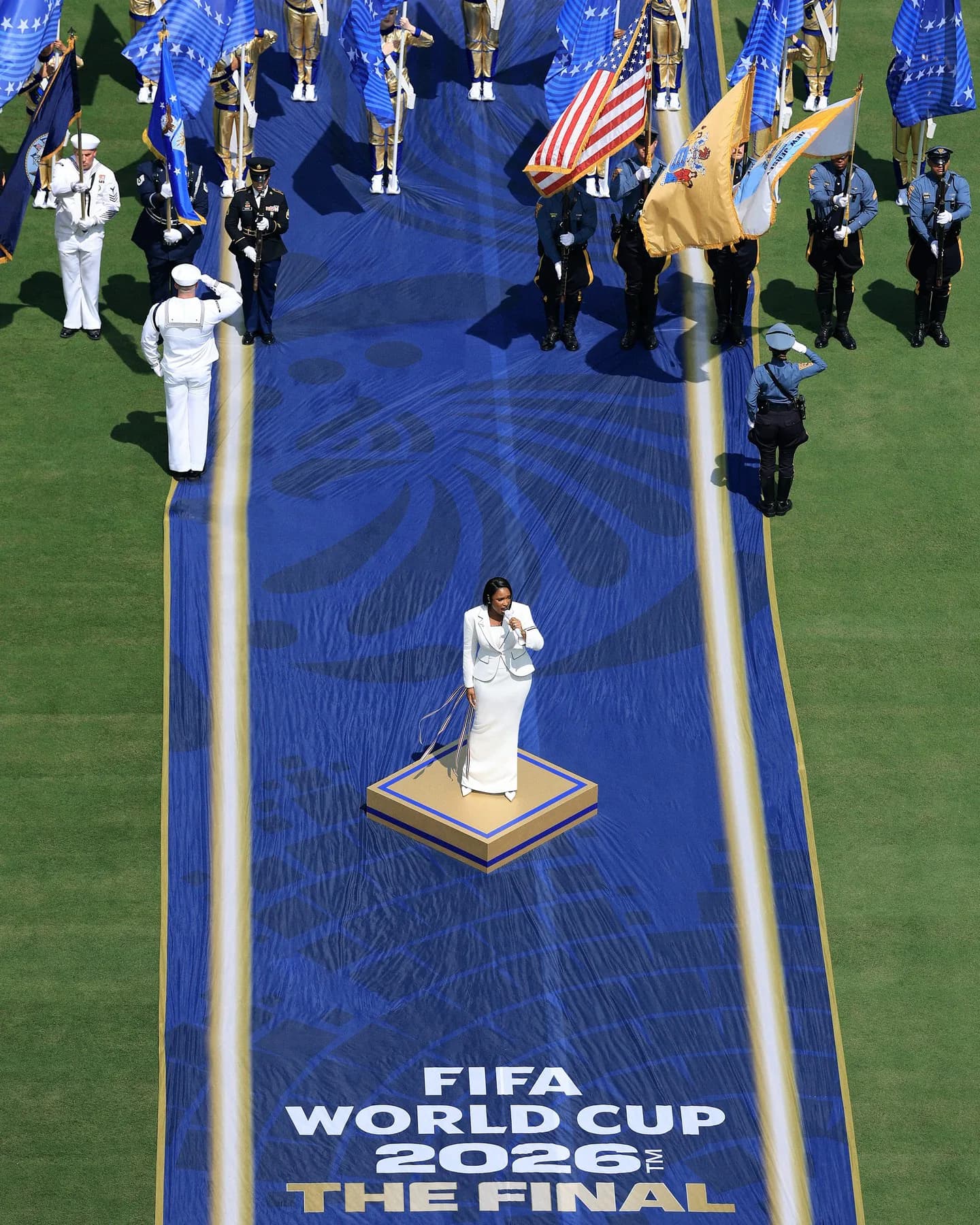 Jennifer Hudson Wears Alaïa Le Cœur Pumps at the World Cup Final — additional view 2