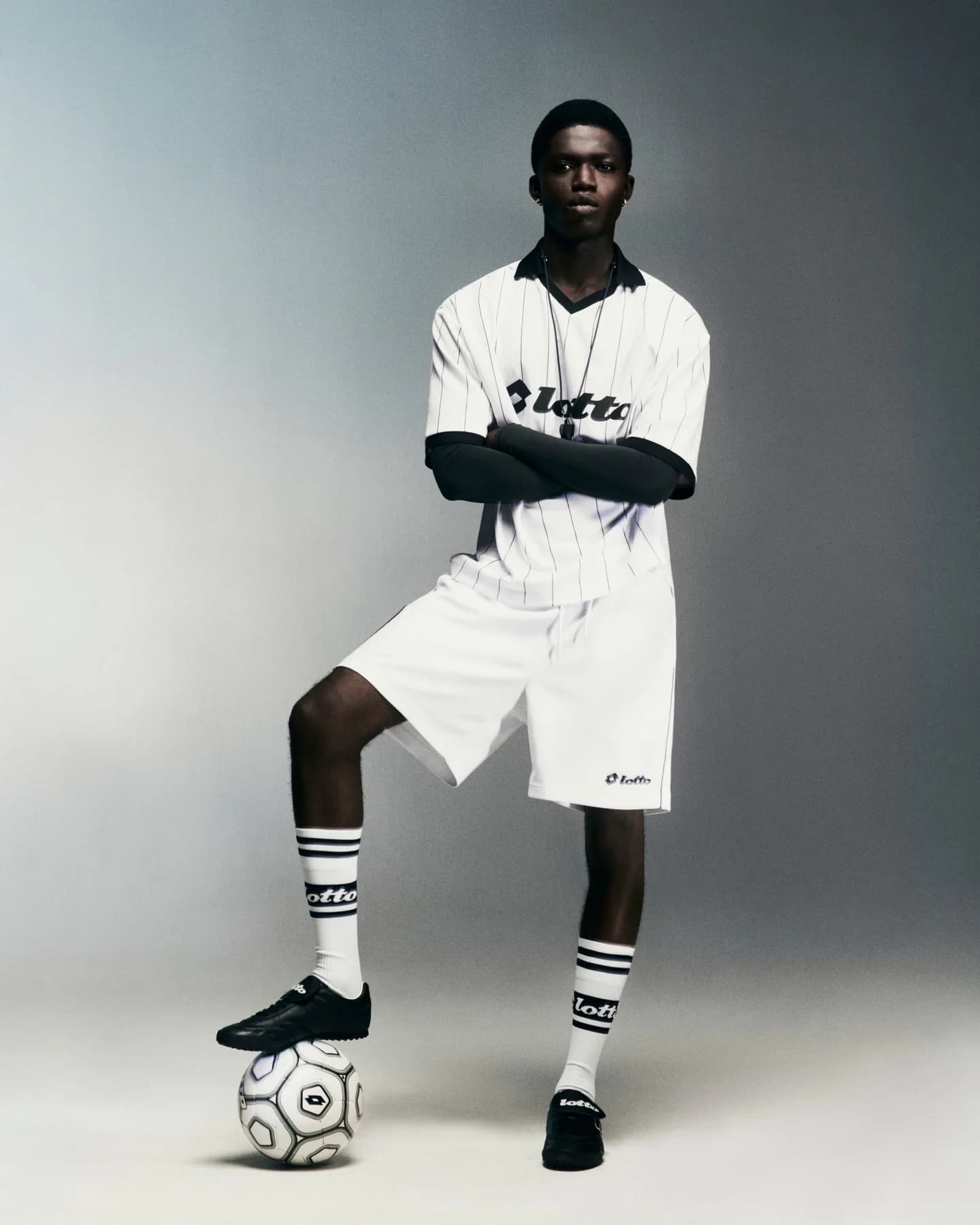 H&M and Lotto Revive Classic Football Aesthetics for Everyday Wear — additional view 4