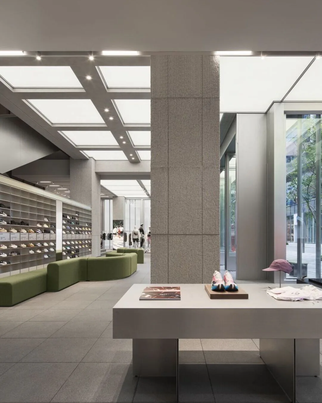 On Expands China Presence with Largest New Shenzhen Flagship Store — additional view 3