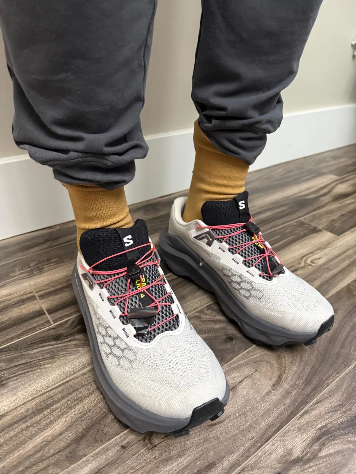 Salomon Ultra Glide 4 Wide Review: The Wide-Foot Trail Runner That Does It All — additional view 1