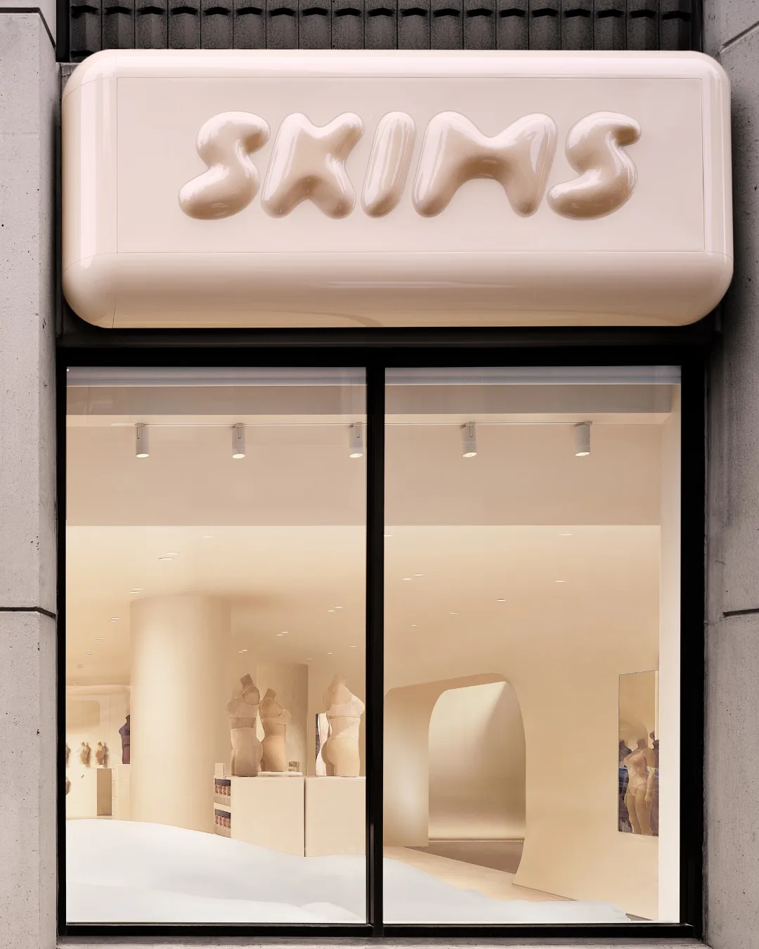 SKIMS Opens Architectural Gold Coast Flagship in Chicago — additional view 2