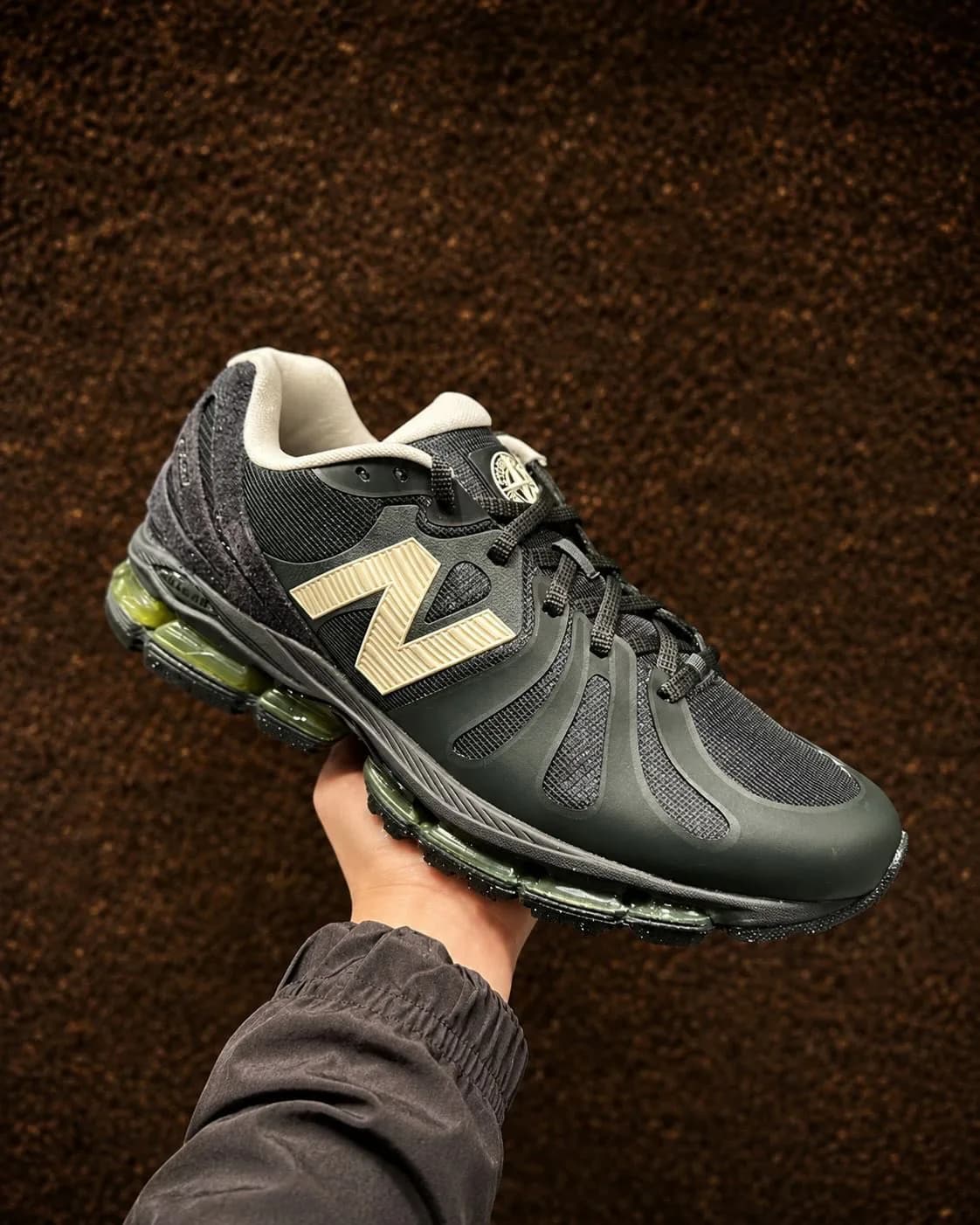 Stone Island and New Balance Unveil Technical ABZORB 1890 Trainer — additional view 2