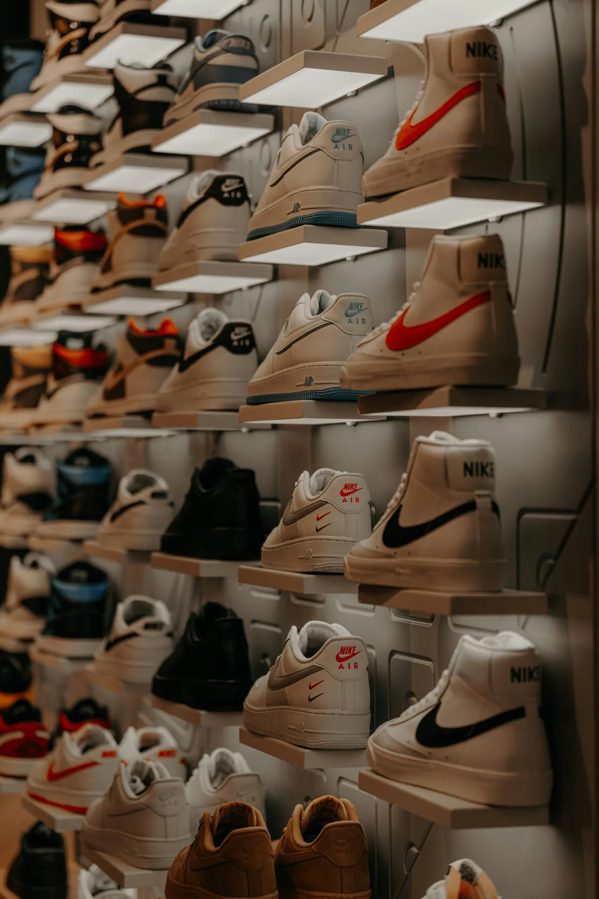 US Sneaker Market Projects $25.6B Revenue by 2025 Amid Nike’s 96% Dominance