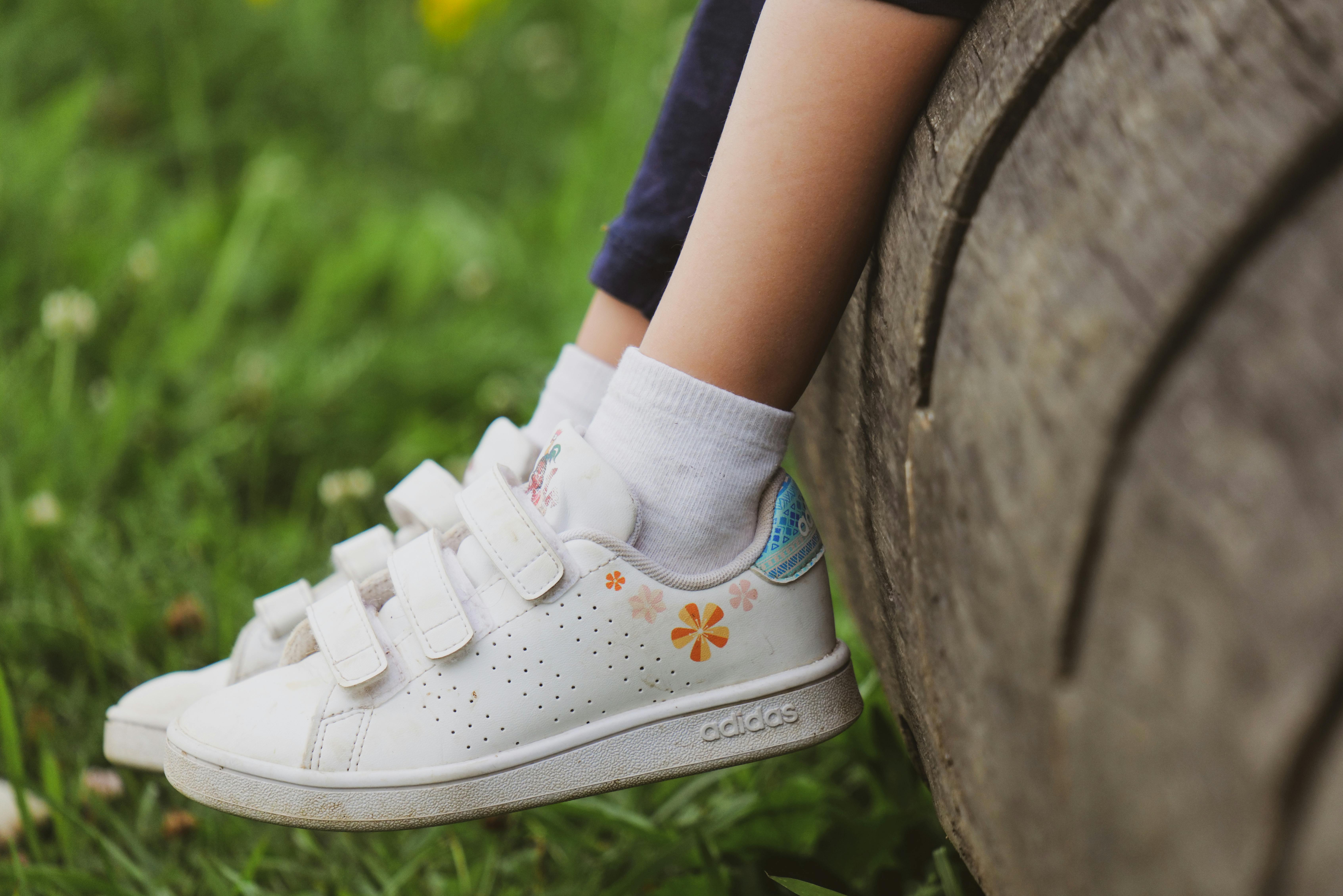 What is kids size 6 in women's?