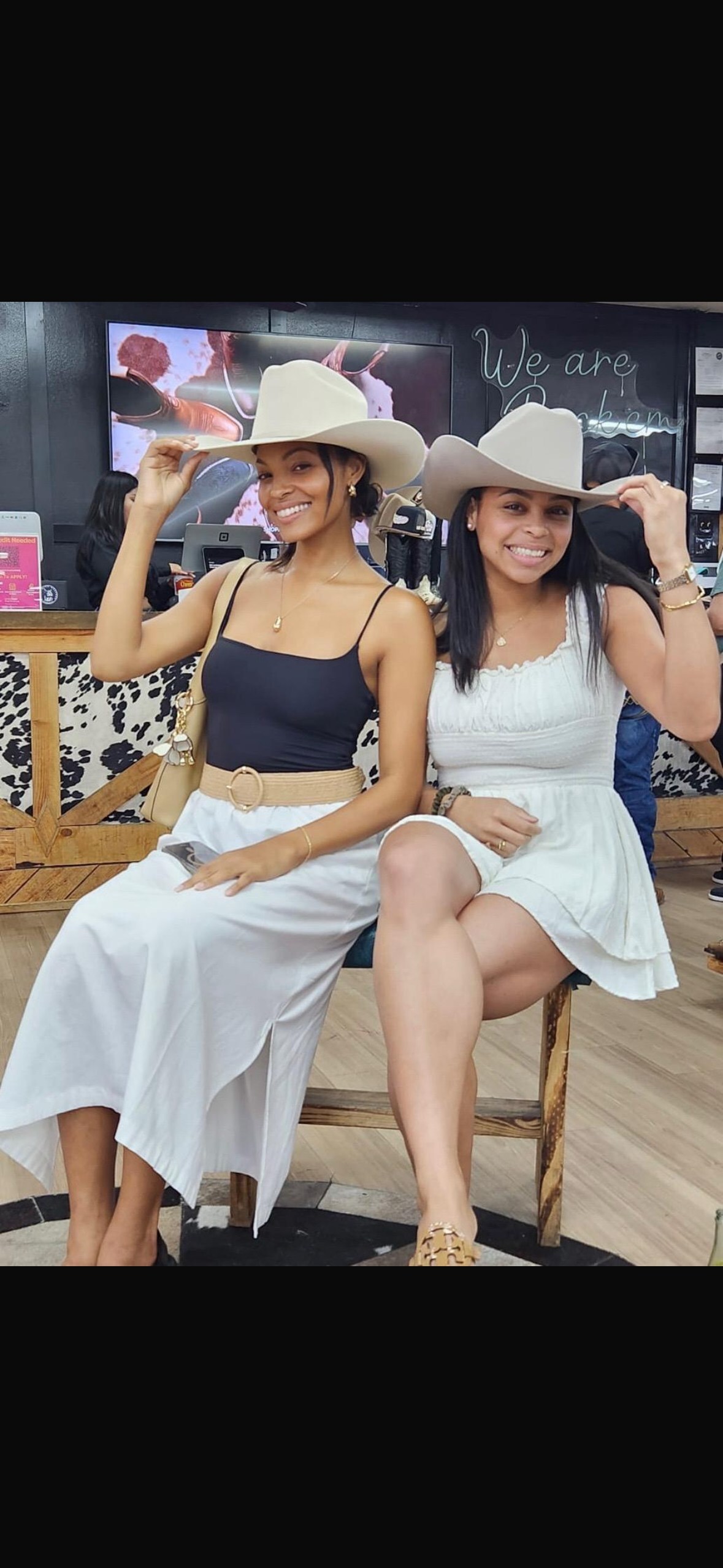 Barnett Twins Launch Staxx to Empower Gen Z Athletes with AI Financial Tools