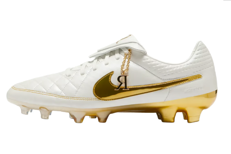 Nike Revives Ronaldinho’s Legendary “Touch of Gold” Tiempo for 20th Anniversary