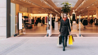 Final Weekend Rush Puts 159 Million Shoppers in Stores and Online