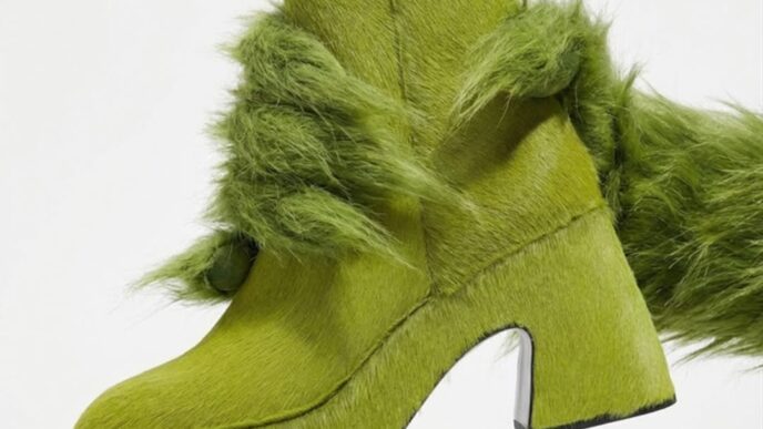 BIMBA Y LOLA’s Shows off New Green Fur Ankle Boot 