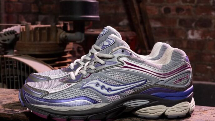Snipes X Saucony Drop Reflective City Lights Pack With Two Neon Silhouettes
