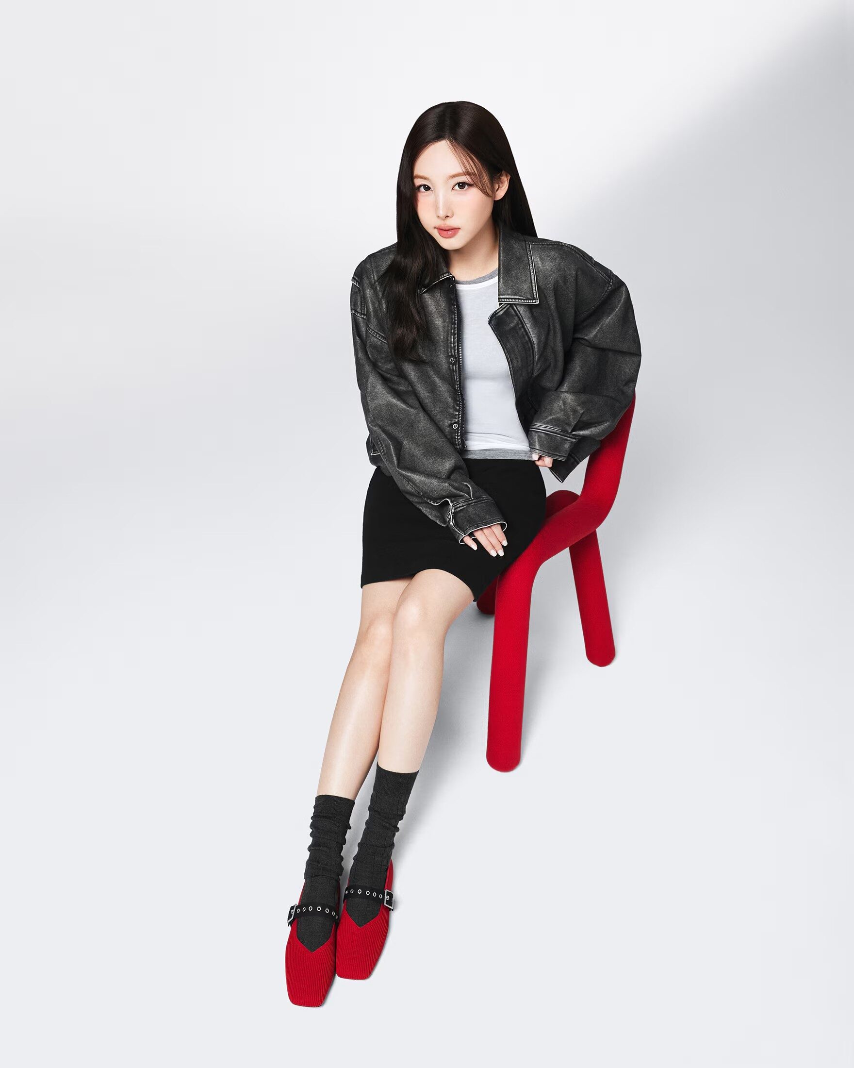 Nayeon of TWICE fronts Vivaia's Spring 2026 "Feel the Comfort" campaign in New York City