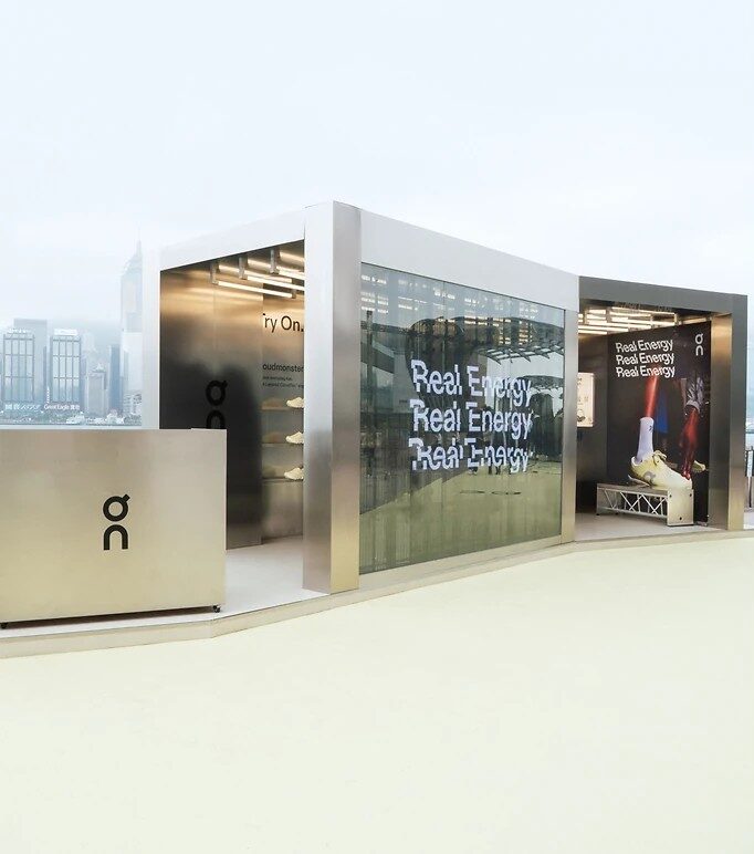 On Turns Hong Kong’s Avenue of Stars into a Real Energy Track for the Cloudmonster 3 Launch