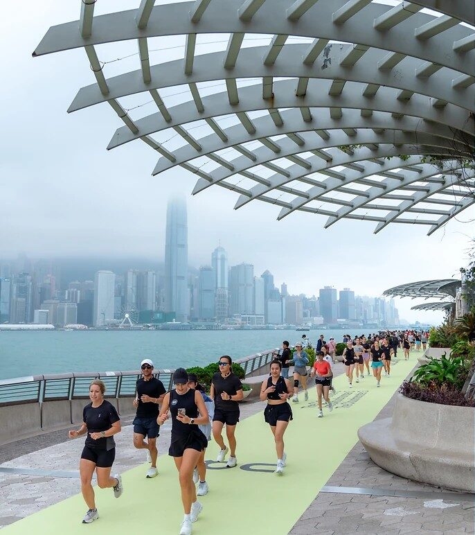 On Turns Hong Kong’s Avenue of Stars into a Real Energy Track for the Cloudmonster 3 Launch