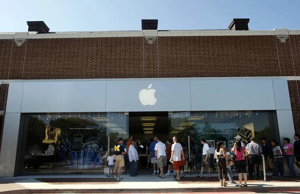Vuori Opens New Store at University Park Village in Fort Worth