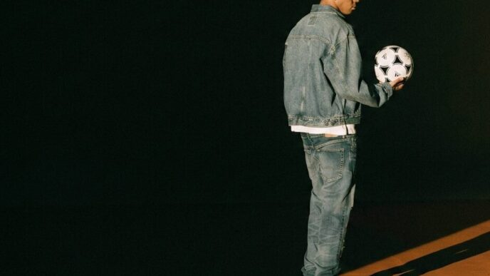 American Eagle Uses Lamine Yamal to Redefine Tunnel Walk Style